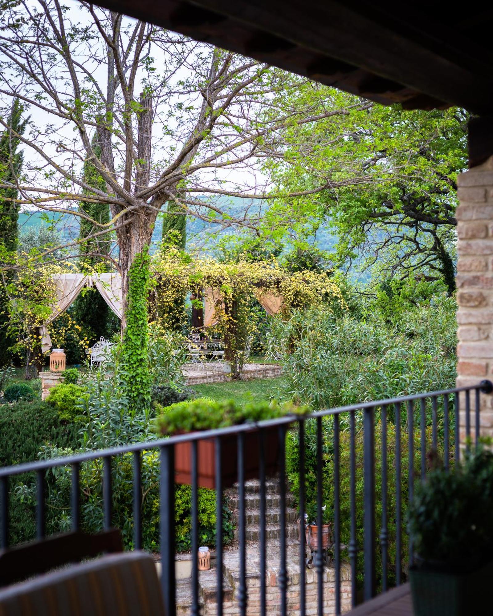 Ca' Le Cerque, Villa Surrounded By The Marche Nature 福松布罗内 外观 照片