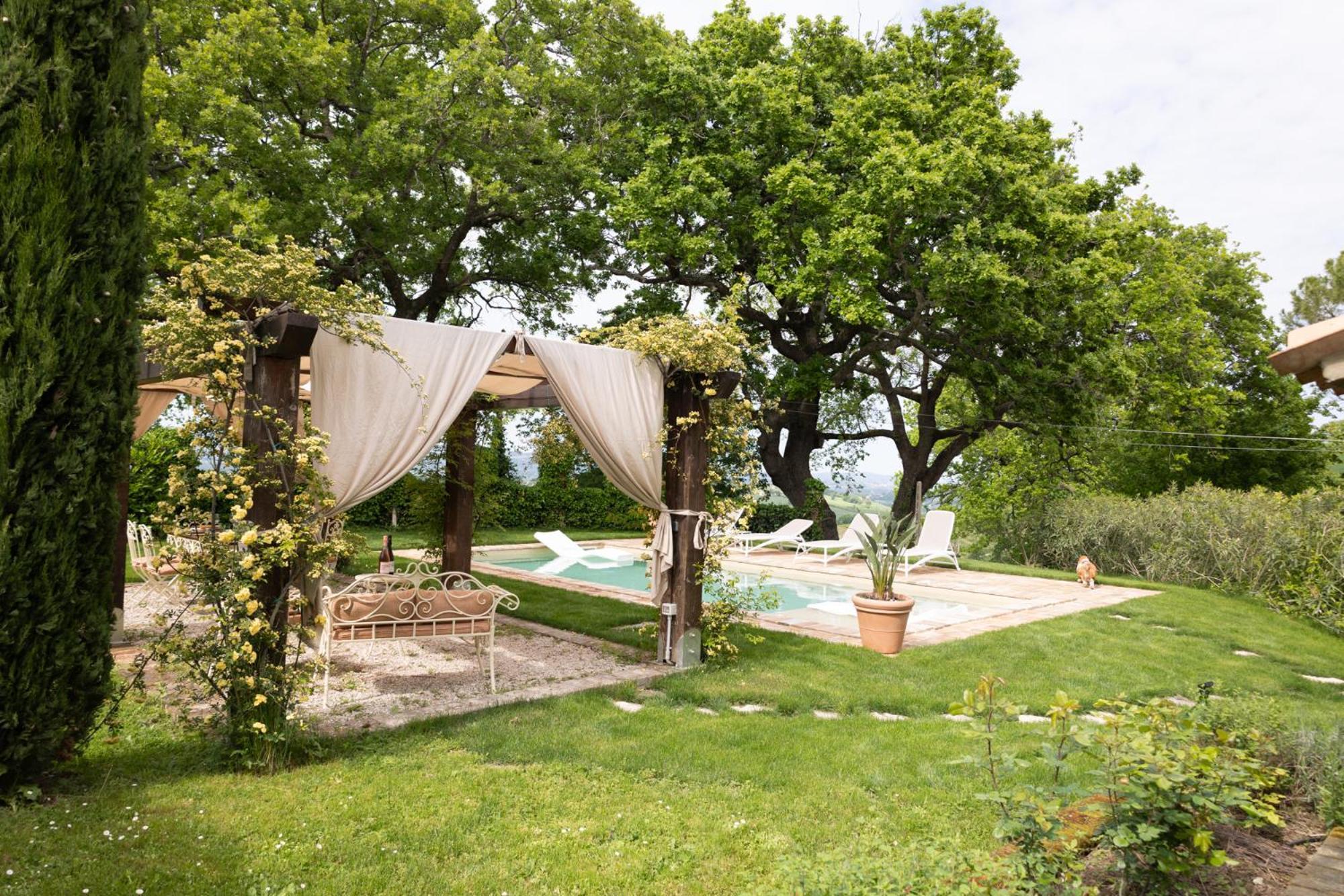 Ca' Le Cerque, Villa Surrounded By The Marche Nature 福松布罗内 外观 照片